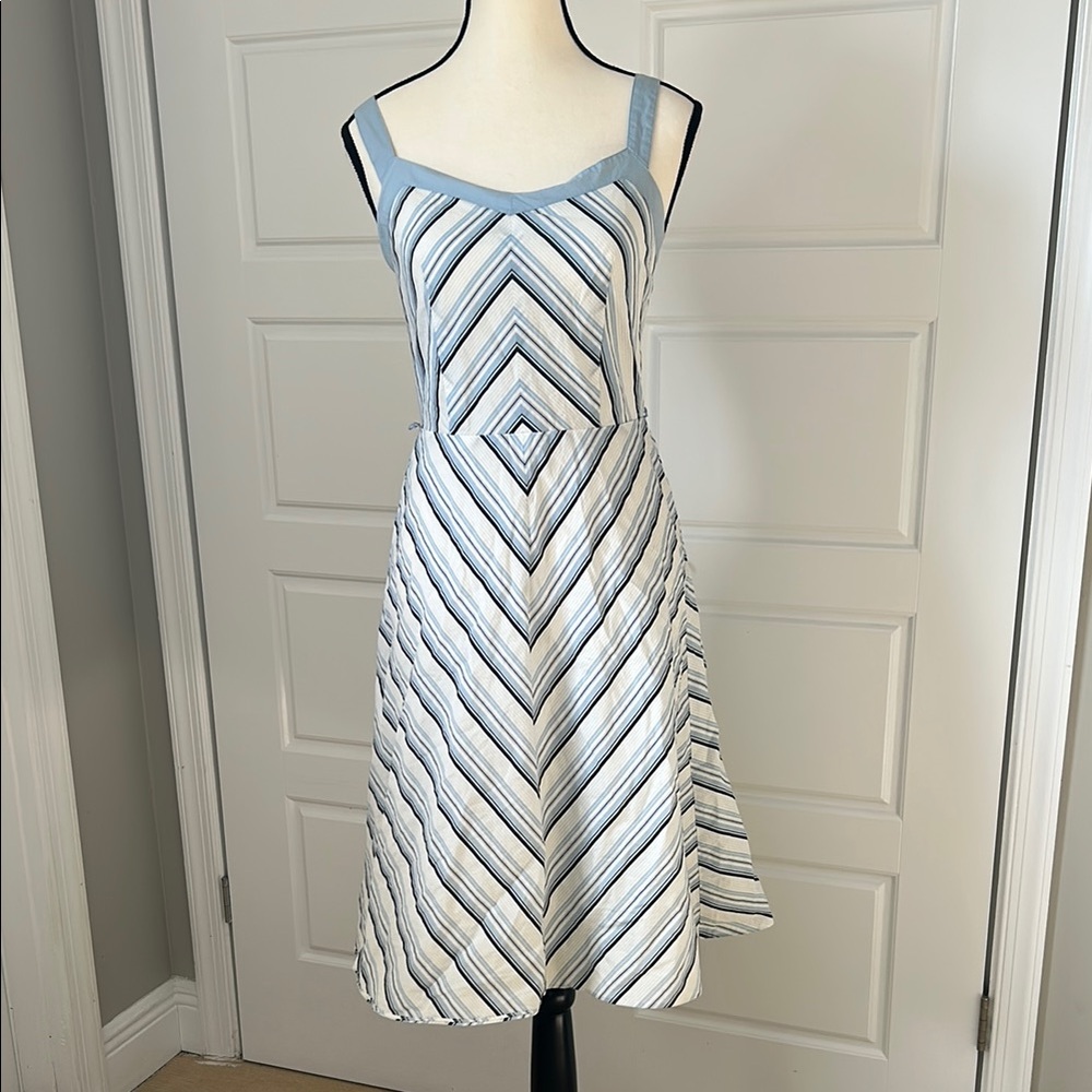 Ann Taylor LOFT Blue and White Chevron Design A-Line Midi Dress with Tie Belt - Picture 1 of 8